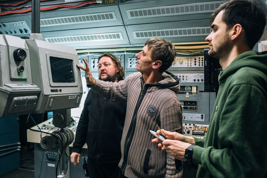 Talking through the robot scene